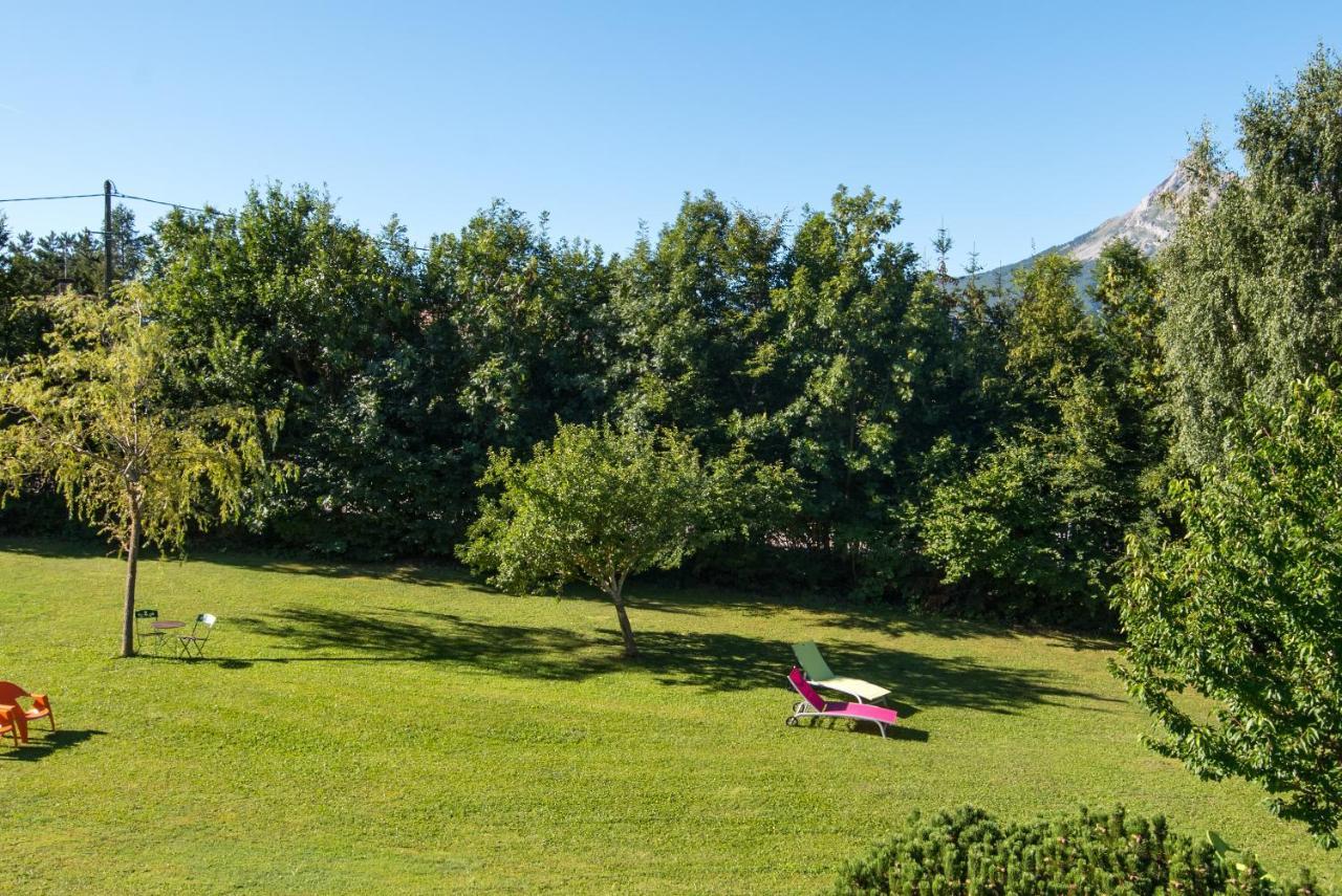 "La Combe Fleurie" Appartements & Chambres Saint-Bonnet-en-Champsaur Exteriér fotografie