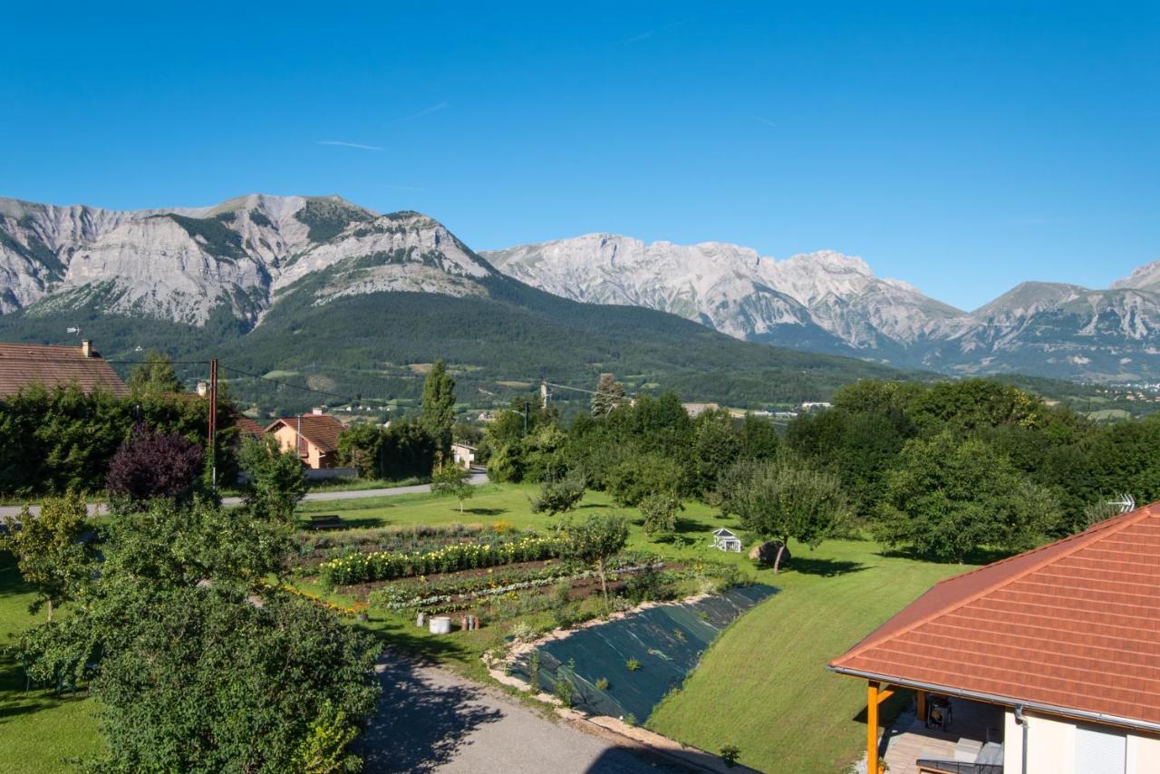 "La Combe Fleurie" Appartements & Chambres Saint-Bonnet-en-Champsaur Exteriér fotografie