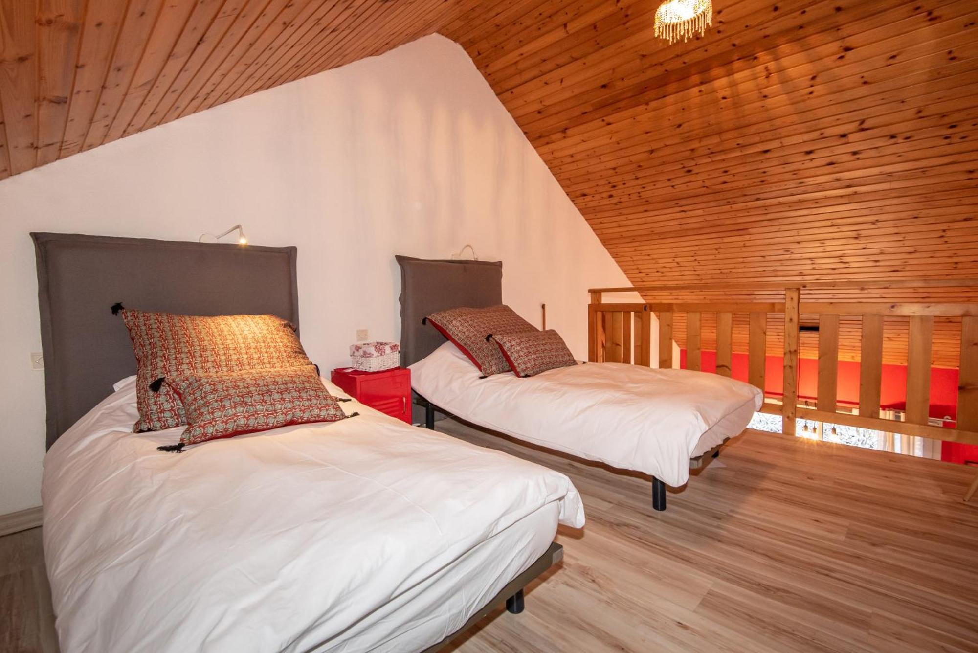 "La Combe Fleurie" Appartements & Chambres Saint-Bonnet-en-Champsaur Pokoj fotografie