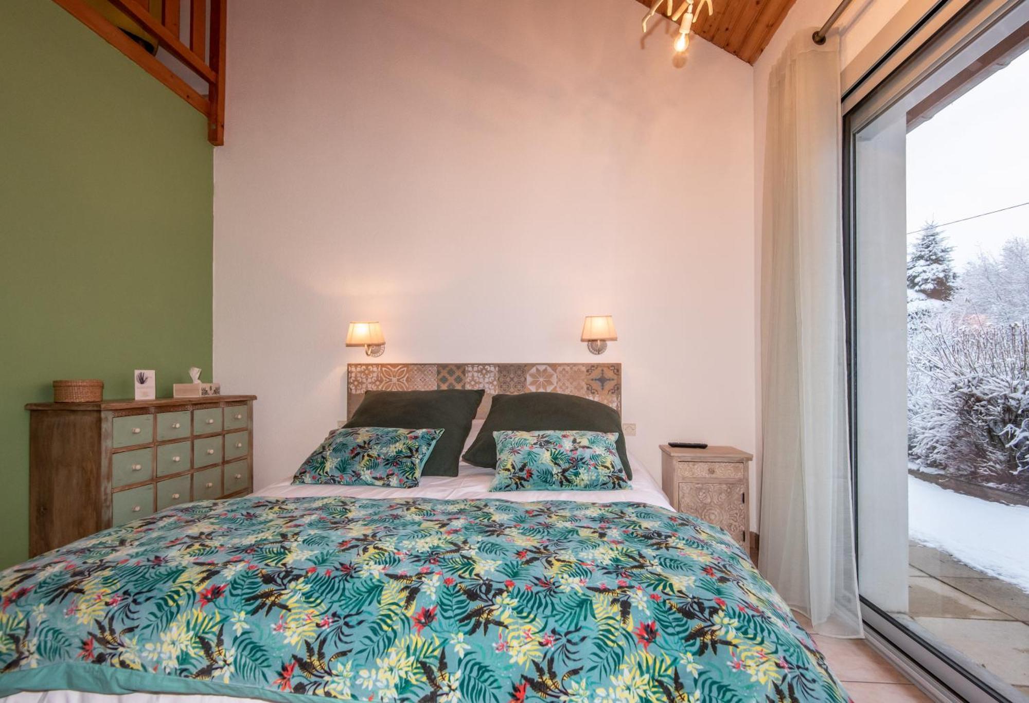 "La Combe Fleurie" Appartements & Chambres Saint-Bonnet-en-Champsaur Pokoj fotografie