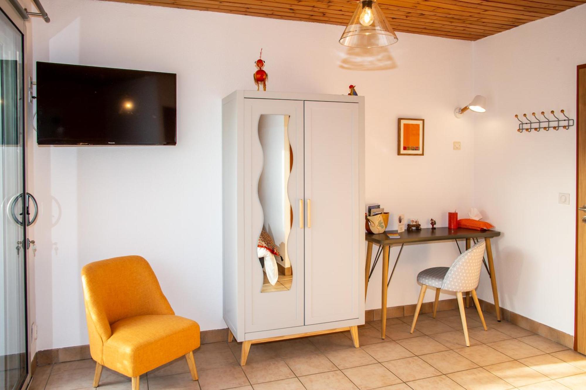 "La Combe Fleurie" Appartements & Chambres Saint-Bonnet-en-Champsaur Pokoj fotografie