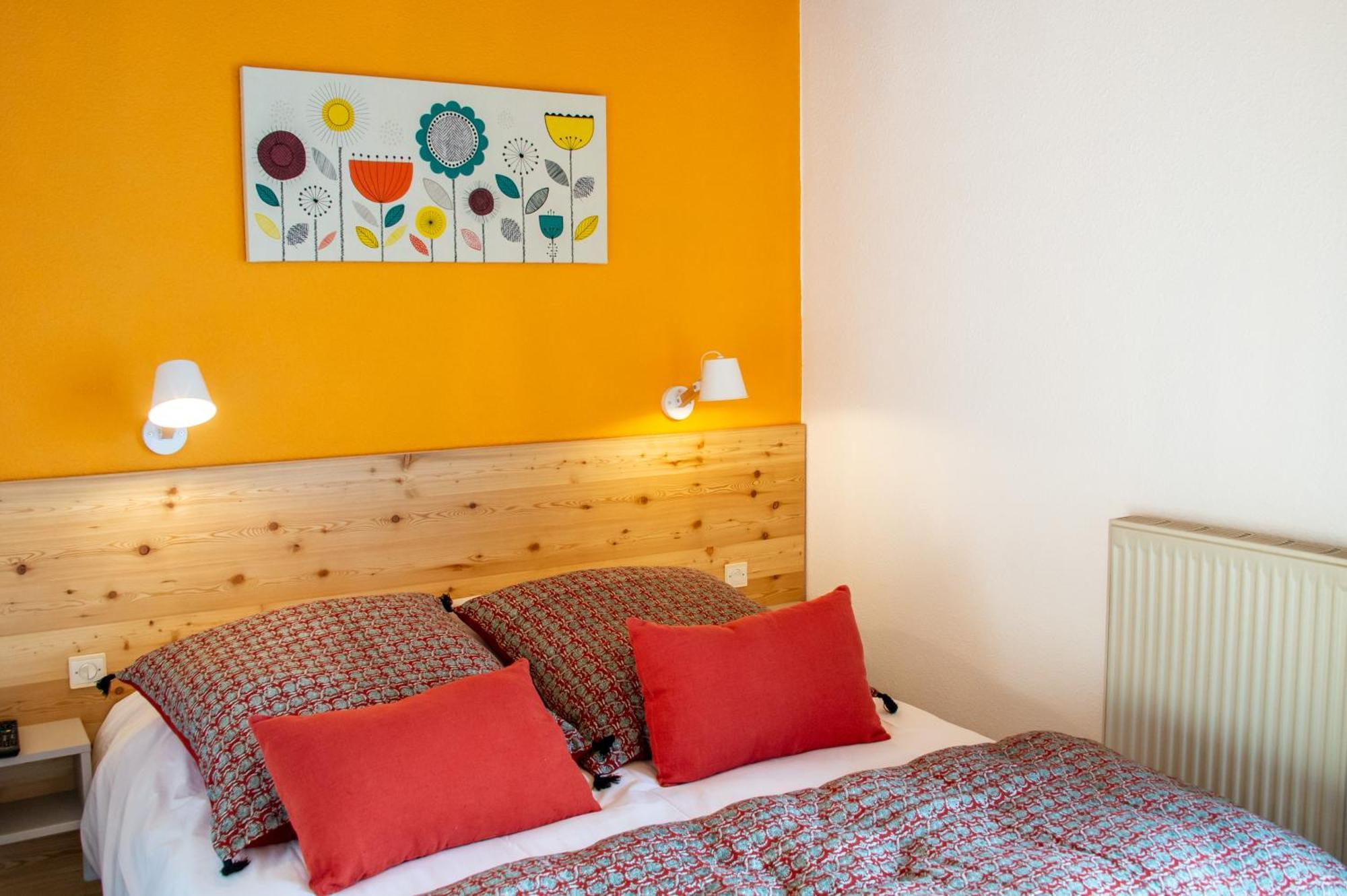 "La Combe Fleurie" Appartements & Chambres Saint-Bonnet-en-Champsaur Pokoj fotografie